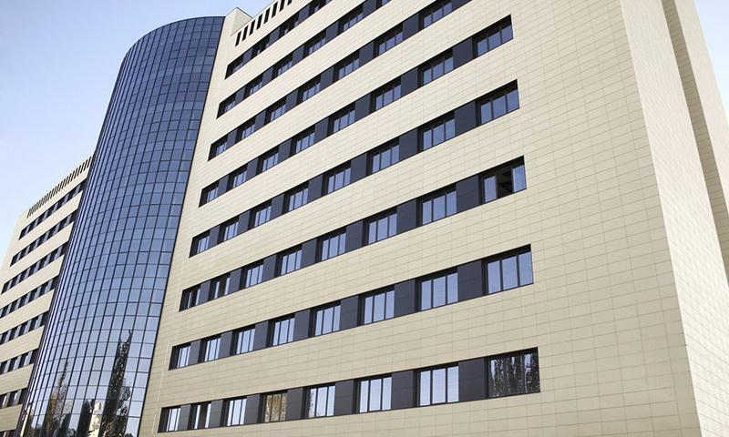 Hospital Universitario de Araba – Fachada ventilada