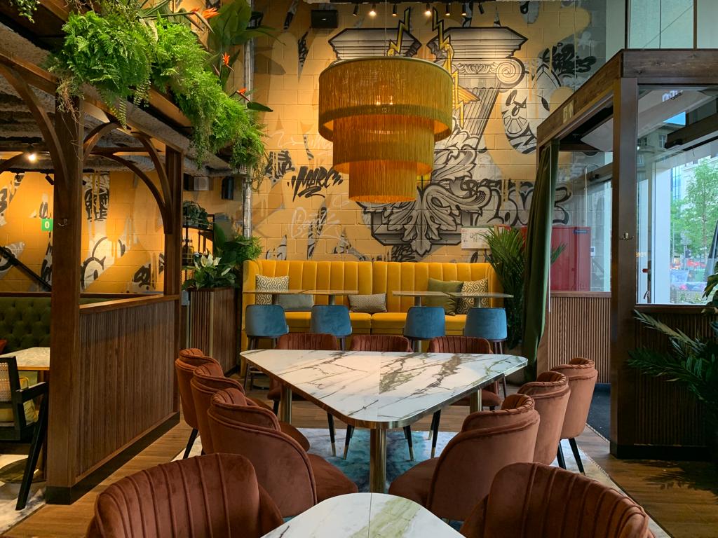 V Pizza Antwerp Tower (Amberes)